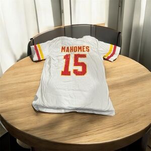 Patrick Mahomes - Kansas City Chiefs V Neck Size XL